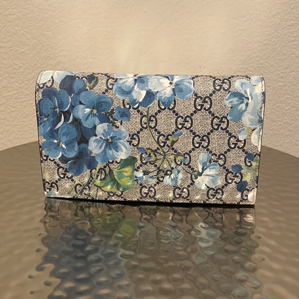 Gucci Blooms Wallet on Chain in Blue